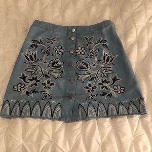 Embroidered mini skirt
